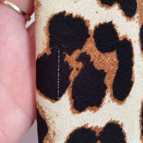 Juicy Couture Flowing Leopard Blazer - Picture 9 of 15